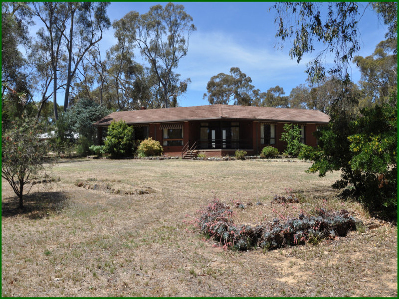 38 Pyrenees Highway, Newstead, VIC 3462