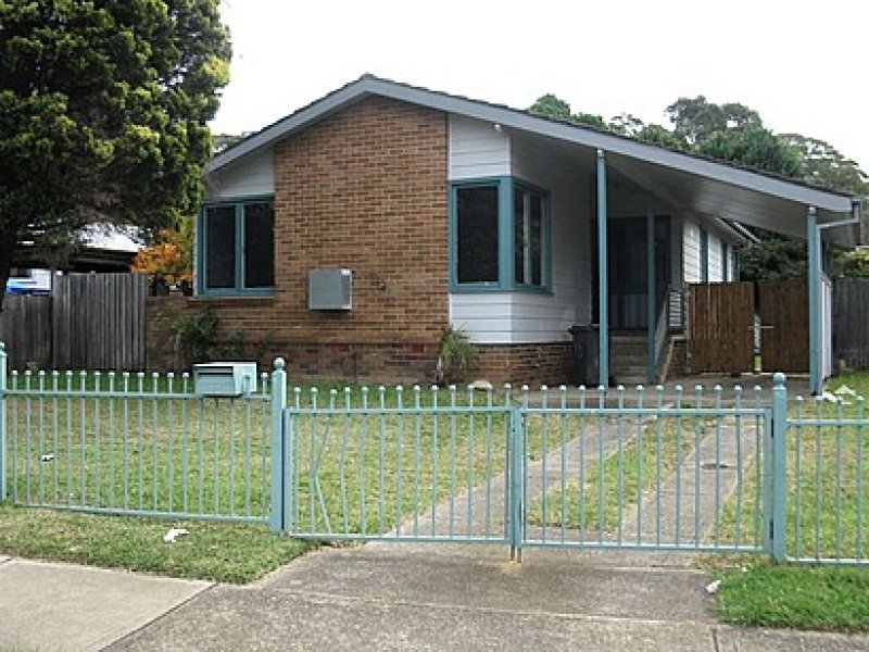 13 Berrigan Cres, Macquarie Fields, NSW 2564