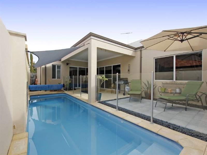 11 Acapulco Way, Quinns Rocks, WA 6030