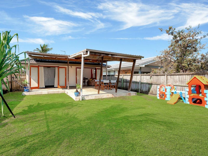 106 Chainey Avenue, Miami, QLD 4220