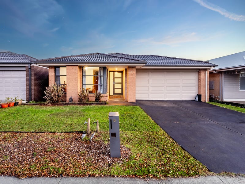 13 Goshawk Drive, Pakenham, Vic 3810 Property Details