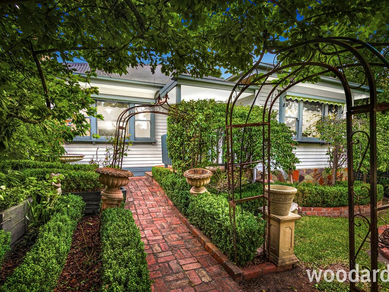 28 Farleigh Avenue, Burwood, Vic 3125 Property Details