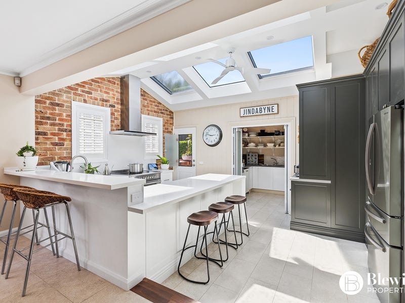 142 Castleton Crescent, Gowrie, ACT 2904 Property Details