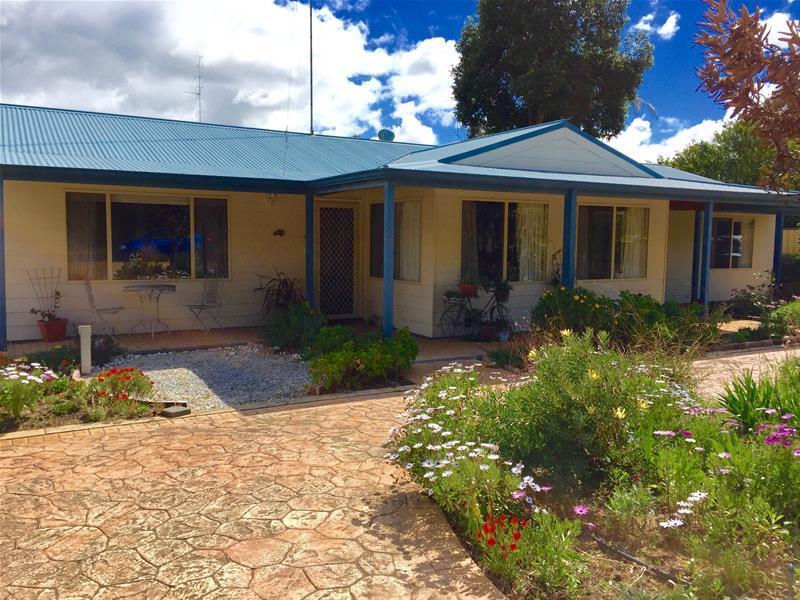 91 Hill Street, Waroona, WA 6215