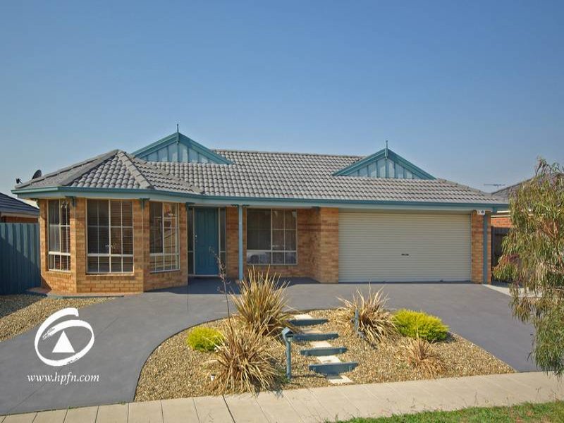 18 Henning Avenue, Lynbrook, Vic 3975 Property Details