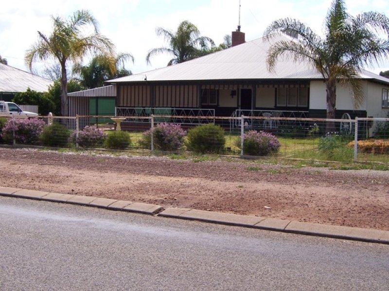 19 East Street, Northam, WA 6401