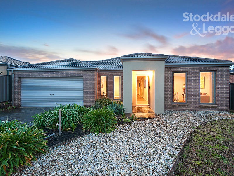 16 Bothwell Green, Derrimut, Vic 3026 Property Details