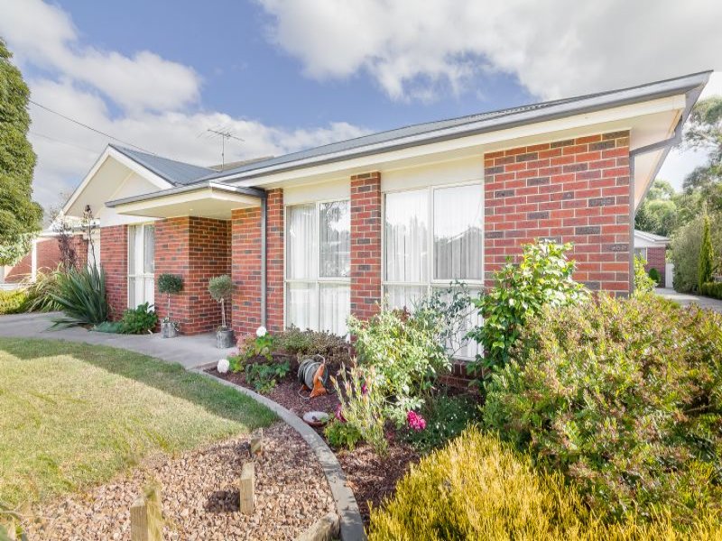 1/62 WALTON STREET, Cowes, Vic 3922 Property Details