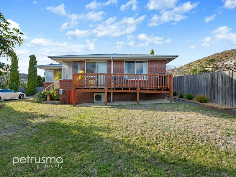 2/28a Loatta Road, Lindisfarne, Tas 7015 Property Details