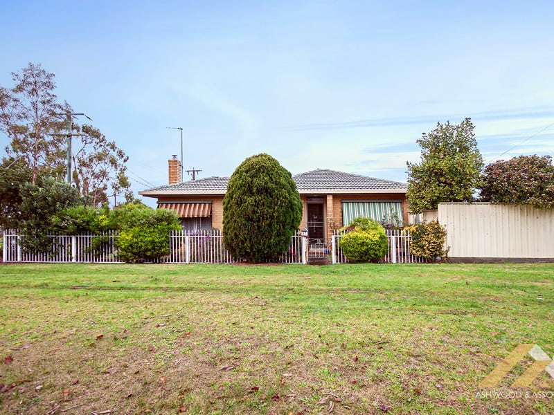 37 Riley St, Bairnsdale, Vic 3875 House for Sale