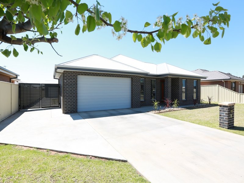 18 Moreton Bay Drive, Leeton, NSW 2705 Property Details