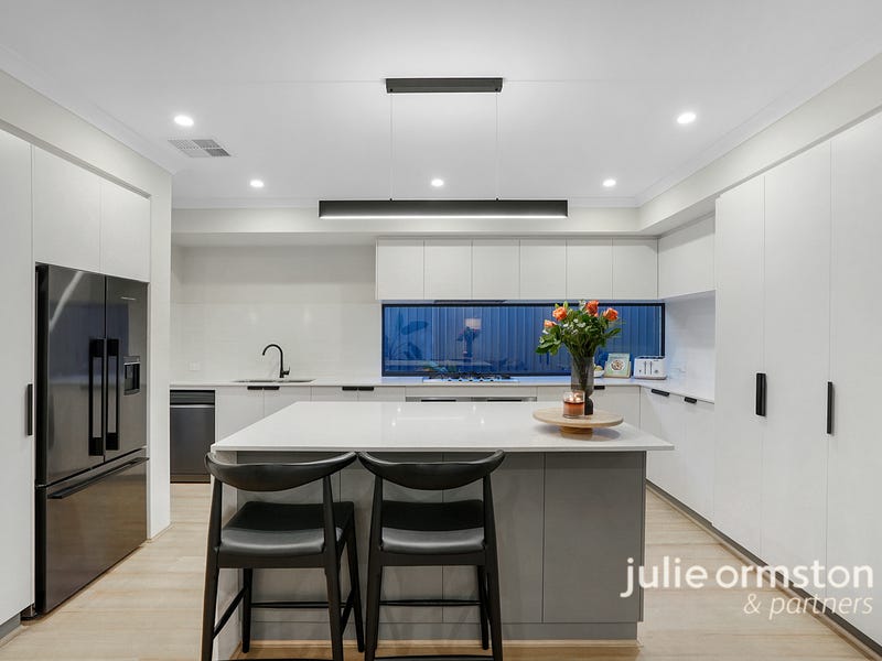 12 Alabaster Approach, Jindalee, WA 6036 - Property Details