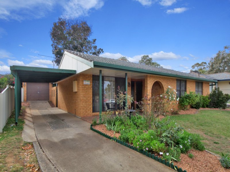 9 Milburn Road, Tamworth, NSW 2340 Property Details
