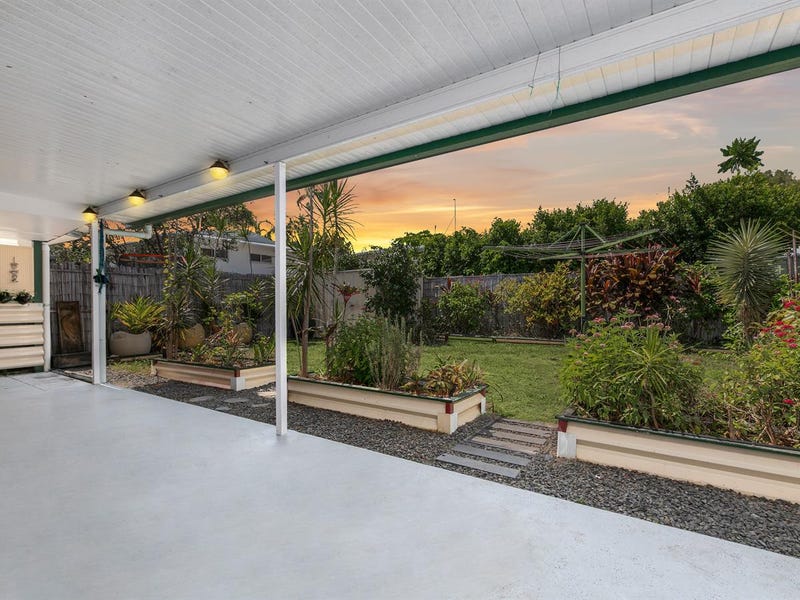 1/11 Bamboo Street, Holloways Beach, QLD 4878