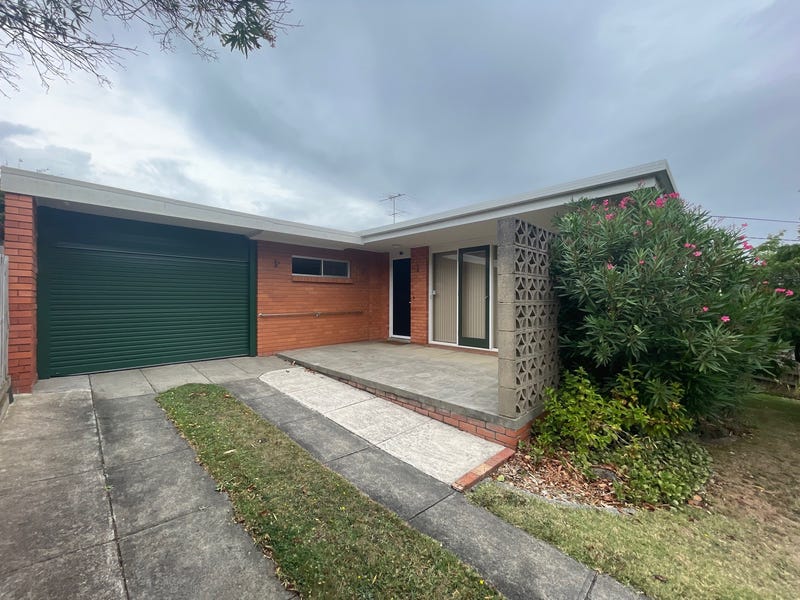 8 Gifford Road, Doncaster, VIC 3108