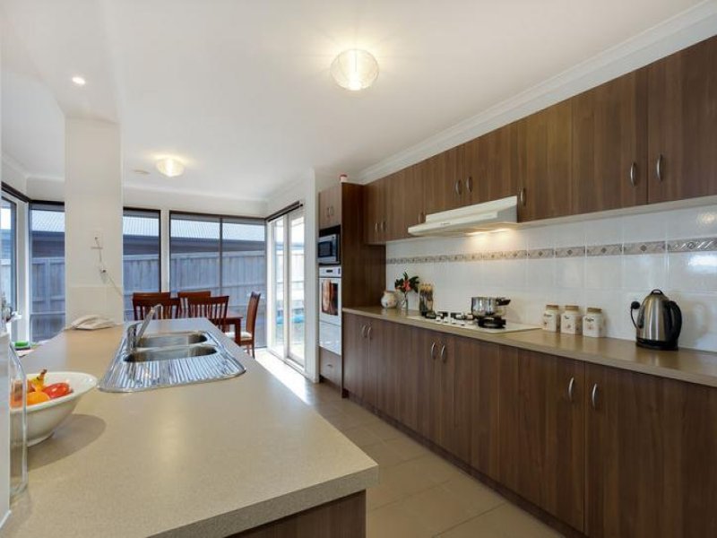 77 Brookwood Avenue, Doreen, Vic 3754 Property Details