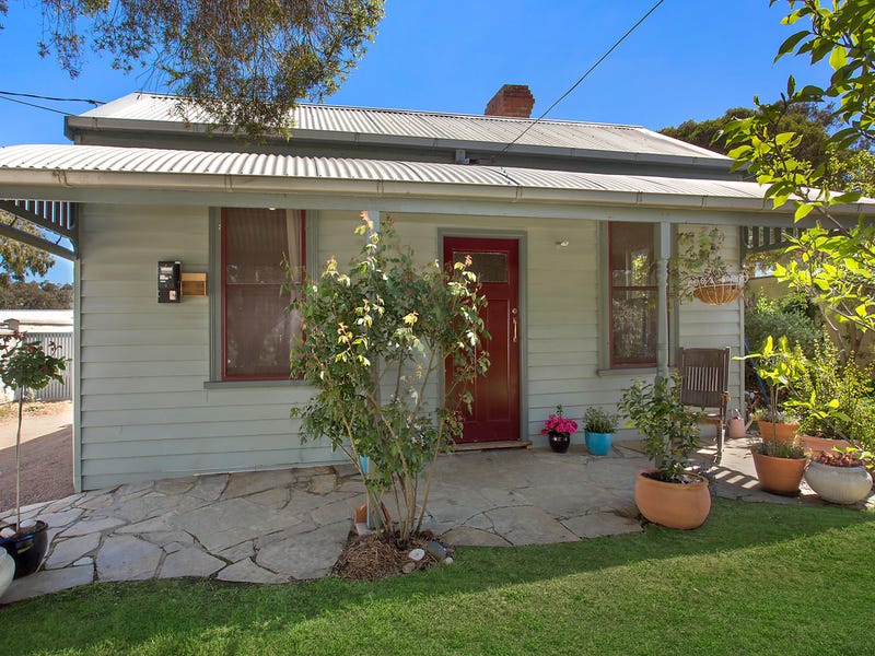 15 Silver Street, Eltham, Vic 3095 Property Details