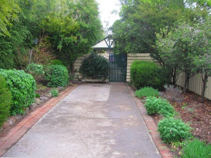 1-1-hoffmans-road-essendon-west-vic-3040-realestate-au