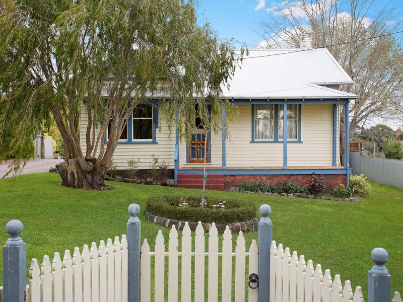 7 Scott Street, Camperdown, Vic 3260 Property Details