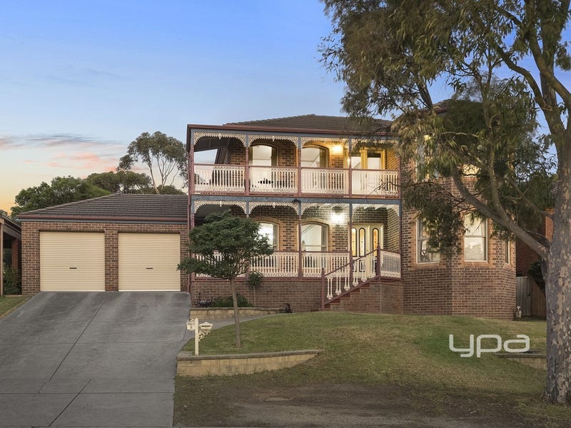 8 clyde hotsell court sunbury