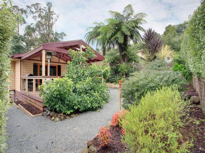 4 Marcelle Street, Cockatoo, Vic 3781 Property Details