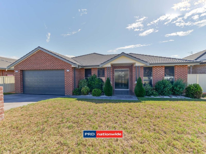 8 Baker Close, Calala, NSW 2340