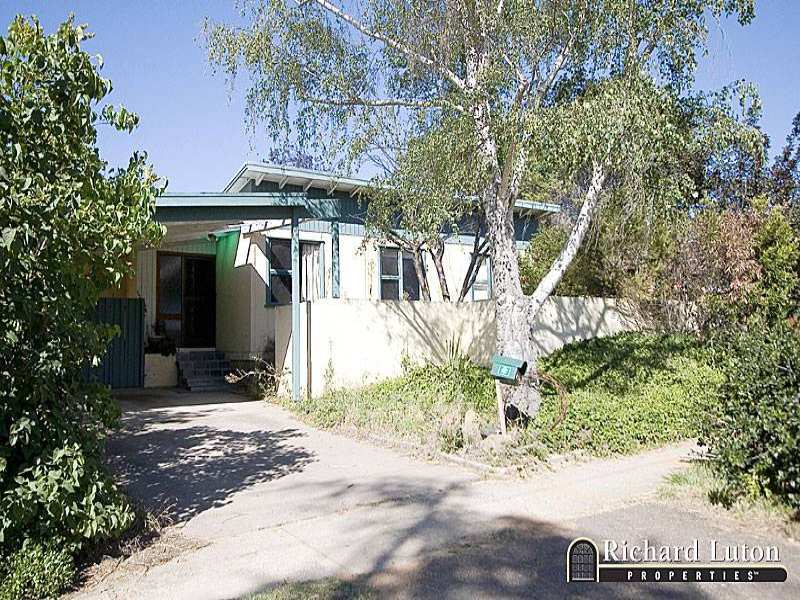 120 Captain Cook Cres, Narrabundah, ACT 2604