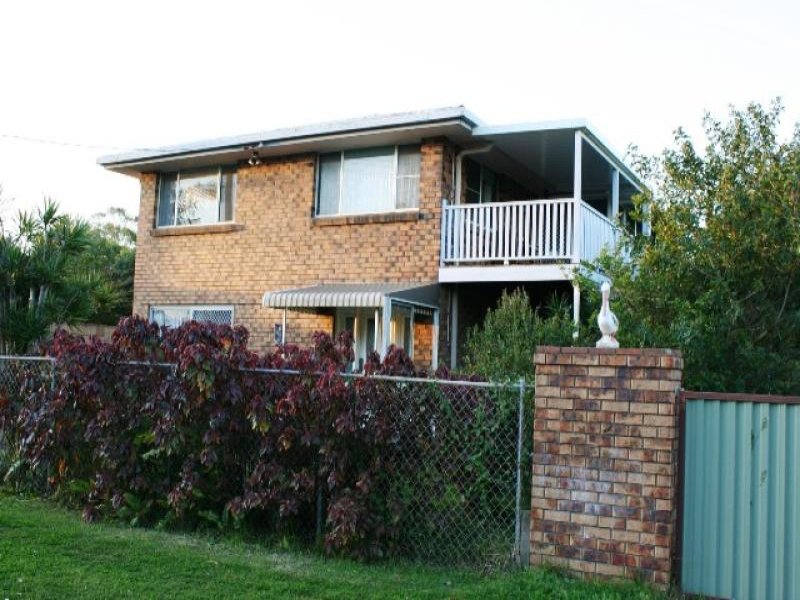 13 Prince Street, Beachmere, QLD 4510