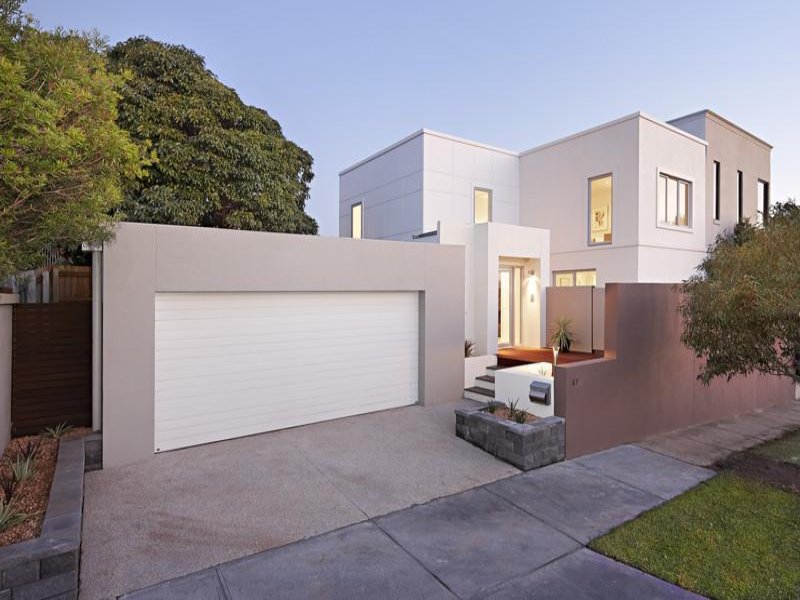 2/47 The Corso, Parkdale, Vic 3195 Property Details