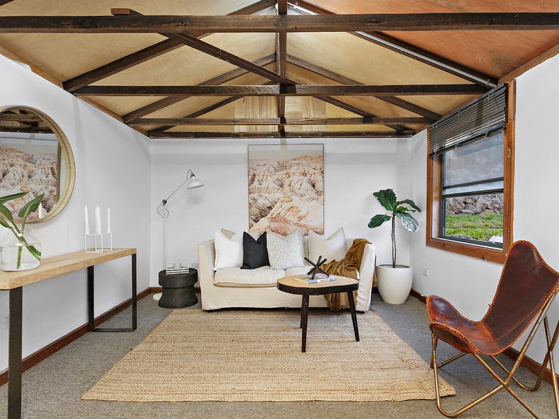 10 Prospect Street, Mount Saint Thomas, NSW 2500