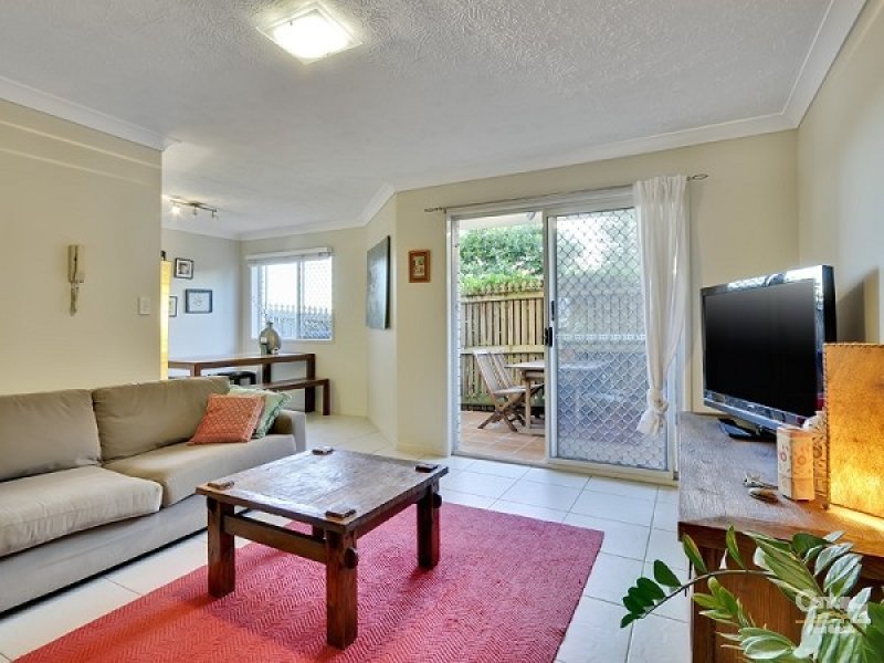 1/42 Whytecliffe St, Albion, Qld 4010 Property Details