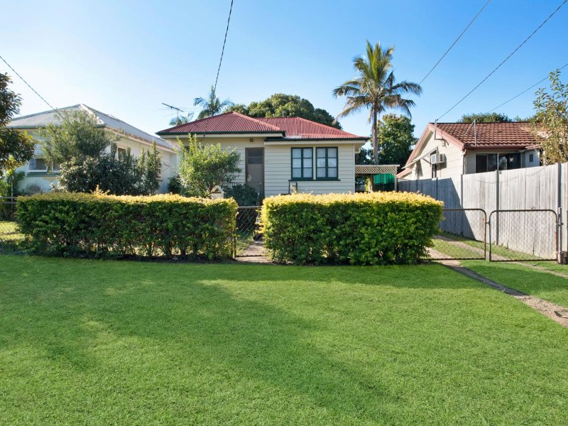 78 Ellen Street, Woody Point, QLD 4019