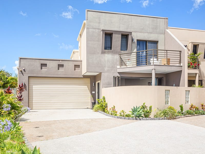 2/74 Marina Boulevard, Banksia Beach, QLD 4507