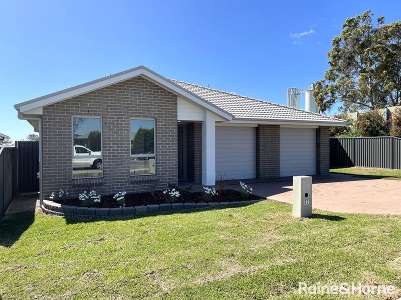 77 Aberglasslyn Road, Rutherford, NSW 2320