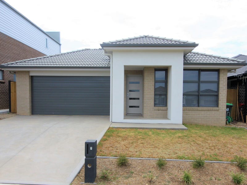 7 Farm Cove Street, Gregory Hills, NSW 2557