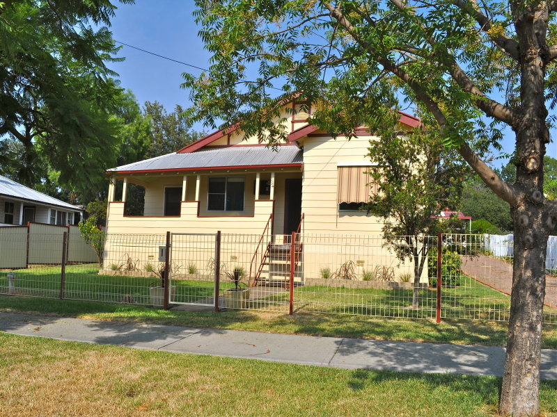 154 Hawker Street, Quirindi, NSW 2343