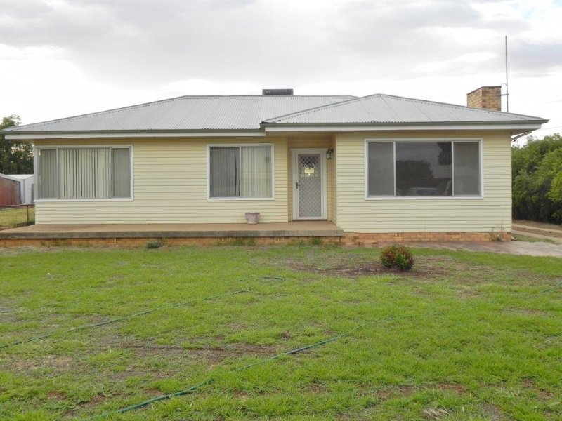 28 Burns Street, Hillston, NSW 2675