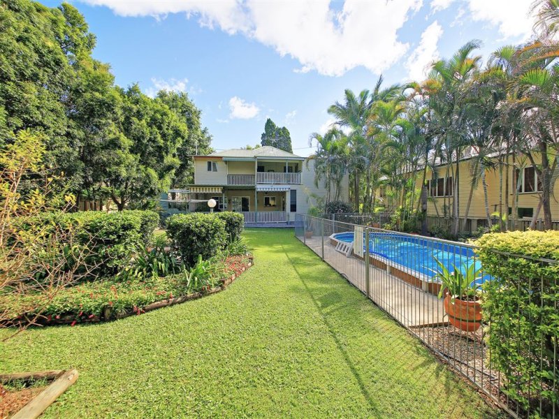38 Street, Coorparoo, Qld 4151 Property Details