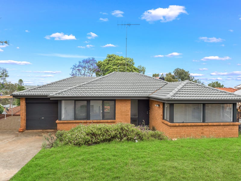 6 Cobb Place, Ambarvale, NSW 2560