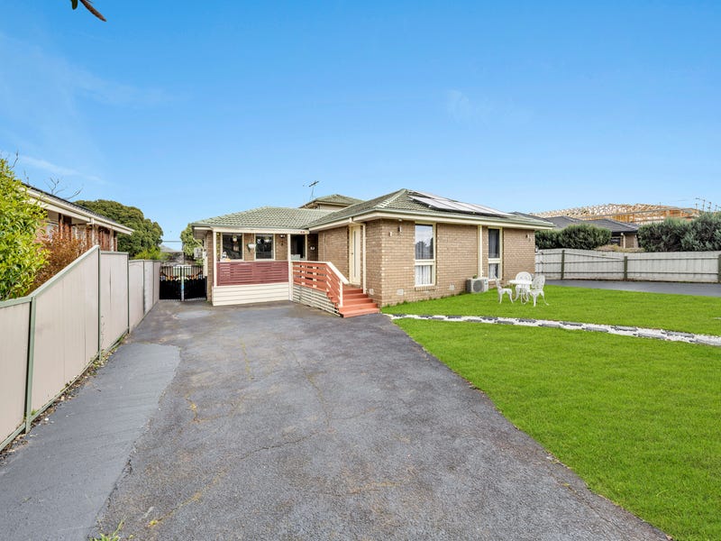 144 James Cook Drive, Endeavour Hills, VIC 3802