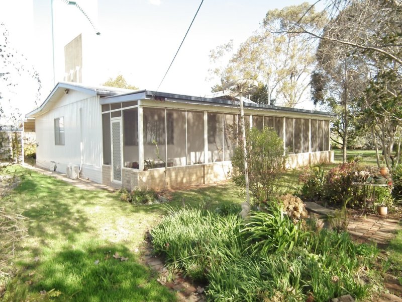 513 Mirrool Avenue, Yenda, NSW 2681 Property Details