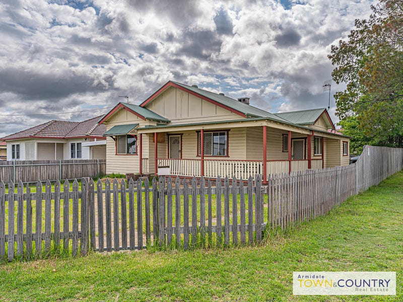 121 Taylor Street, Armidale, NSW 2350 House for Sale