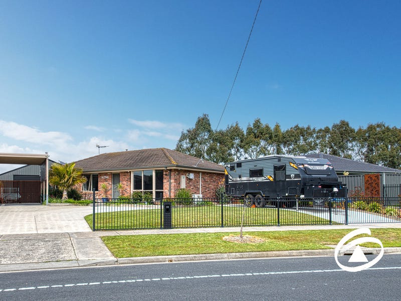 33 Cameron Way, Pakenham, Vic 3810 Property Details