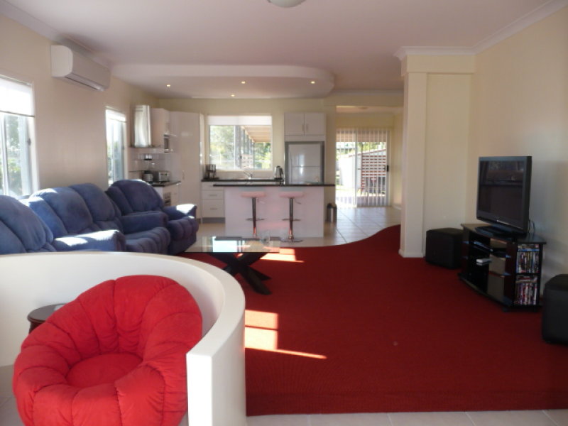 9 Whiting Street, Tin Can Bay, QLD 4580