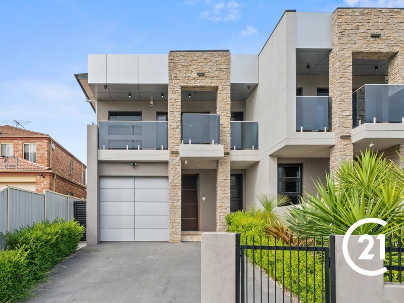 52 Burbank Avenue, Picnic Point, NSW 2213