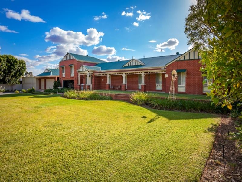 447 Koorlong Avenue, Irymple, VIC 3498