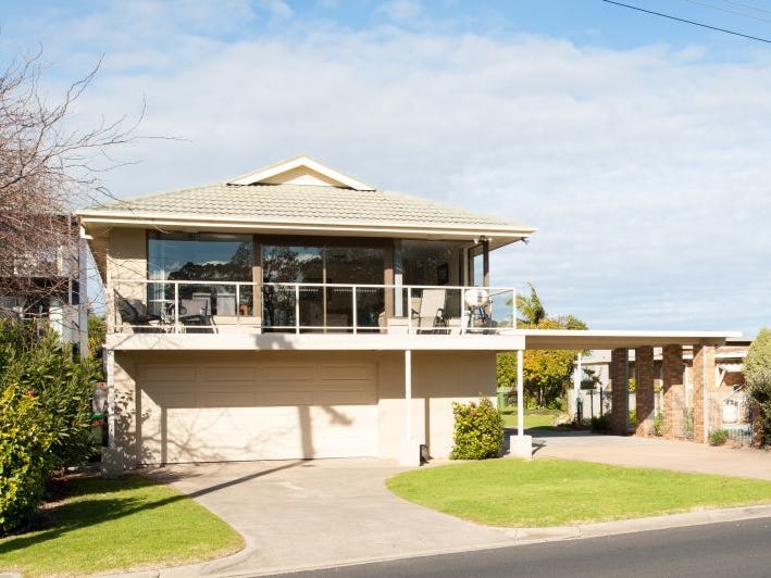132 Marine Parade, Lakes Entrance, VIC 3909