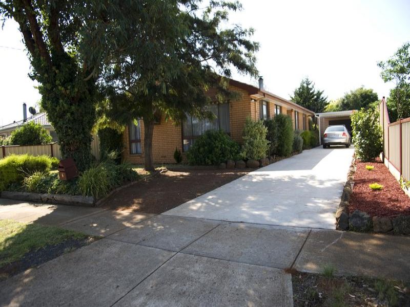 6 Westcott Parade, Rockbank, Vic 3335 Property Details