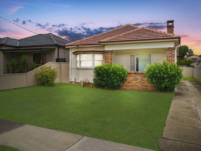 Houses for Sale in Roselands, NSW 2196