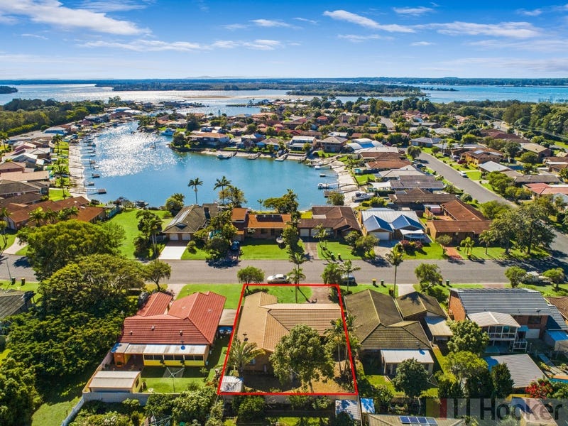 13 The Mainbrace, Yamba, NSW 2464 Property Details